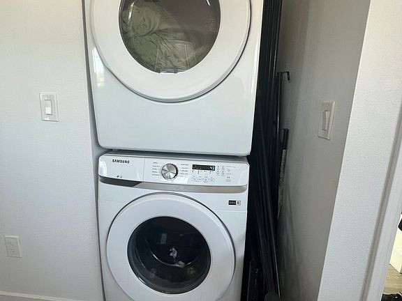 2nd image of 1576 W 36th Pl #1