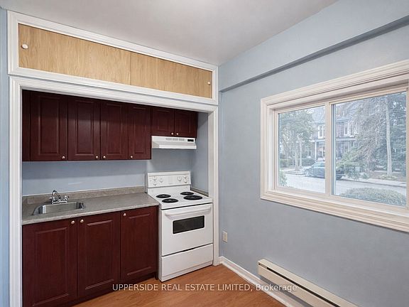 4th image of 16 Strathmore Blvd
