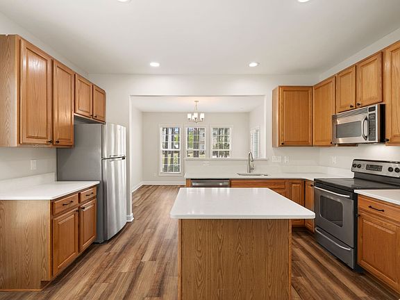 5th image of 6004 Brambleberry Way