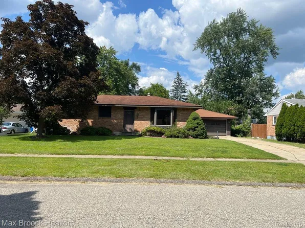 5820 Sutherland Dr, Waterford, MI 48327