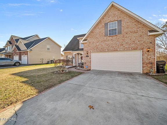 2nd image of 2910 Timber Green Ln