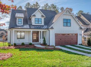 16842 Harbor View Rd, Charlotte, NC 28278