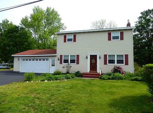 572 Garfield Rd, Troy, NY 12180