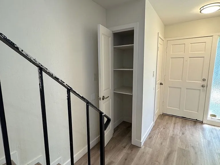 946 Tamarack Ln #9 — Photo 9