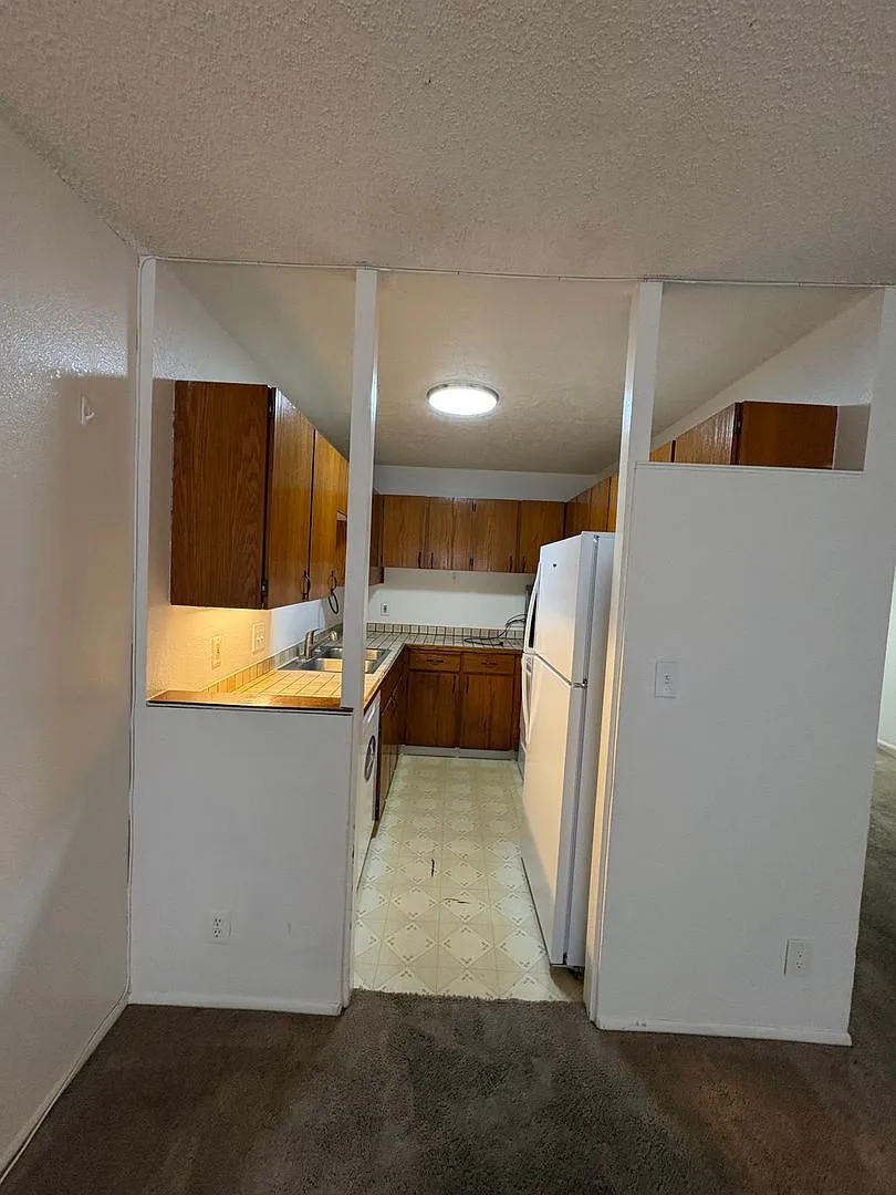 *Pet Friendly* - 3 Bedrooms 2 Full Bath, 2 Car Carport Available 09/24/2026! — Photo 3