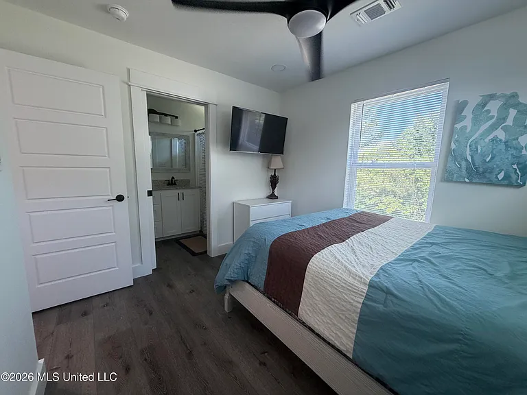 4060 Cardinal St — Photo 17