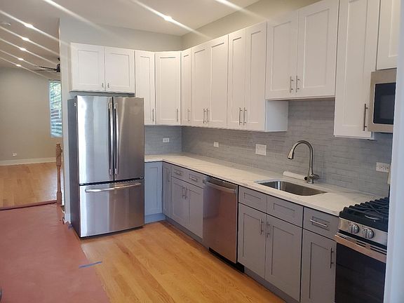 2nd image of 2058 N California Ave #2RR