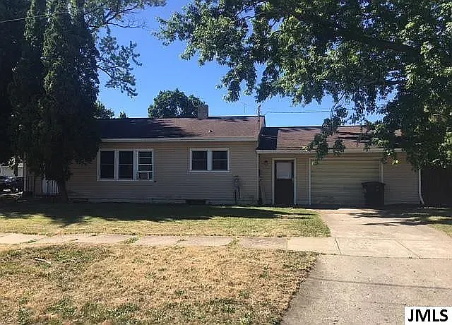 301 Jefferson St — Photo 1