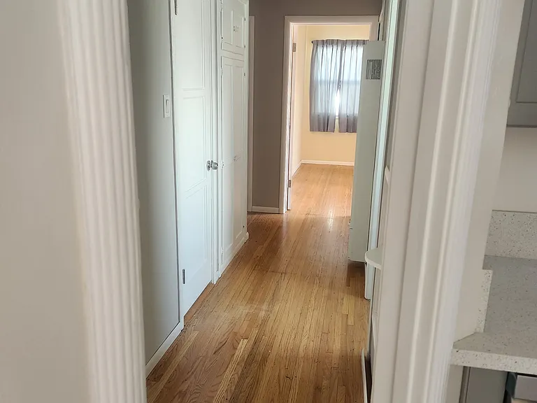 3305 Buena Vista St — Photo 6