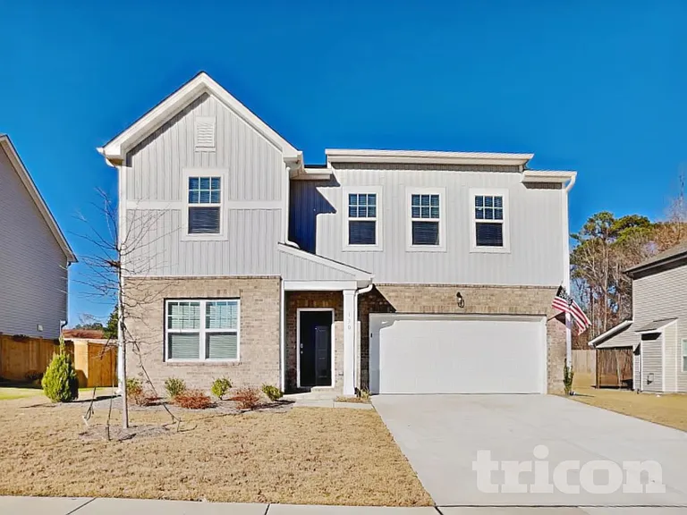 130 Lynnridge Dr — Photo 2