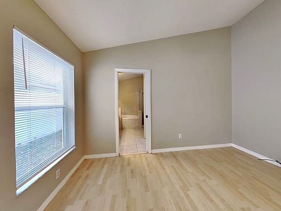 5th image of 1714 Primrose Ct