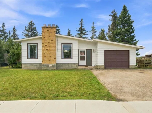 1121 E 5th Ave, Beaverlodge, AB T0H 0C0