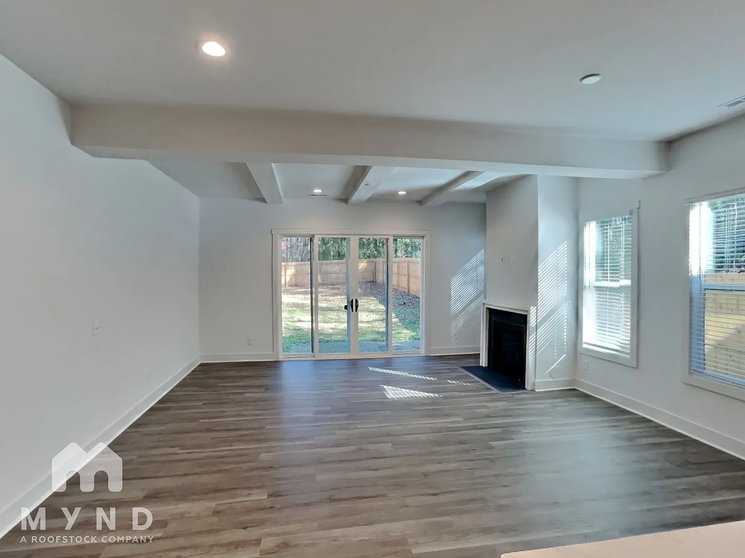 3 bed, 2.5 bath, 2054 sqft, $2,195 — Photo 4