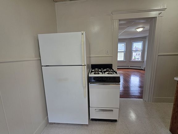 5th image of 9-11 Falmouth St #2F