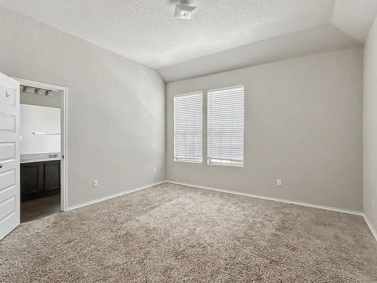9407 Somers Bnd — Photo 7
