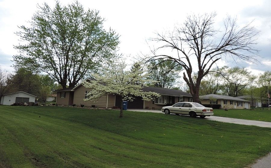 2602 Thomas Rd, Valparaiso, IN 46383 Zillow