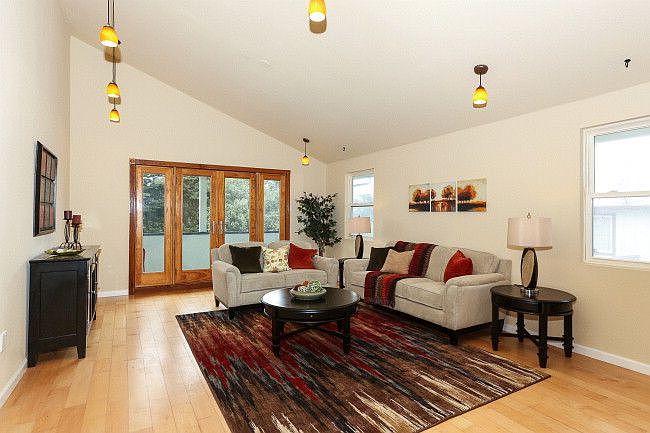 2nd image of 62 Eastlake Ave
