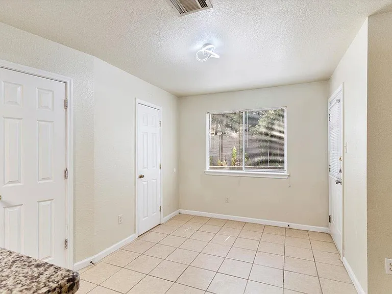 887 Sagewood Trl — Photo 6
