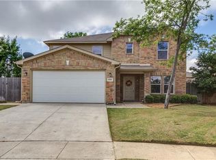 406 Angela Ln, Euless, TX 76039