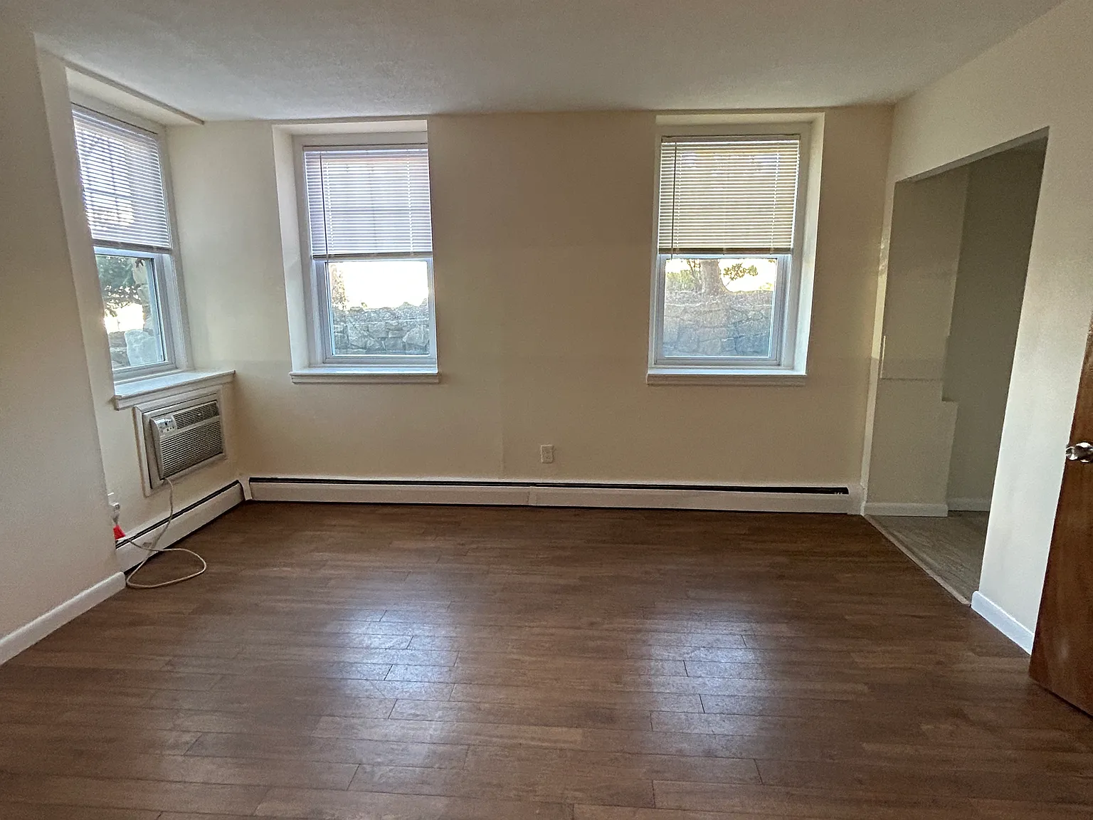Studio, 9999 sqft, $1,950 — Photo 3