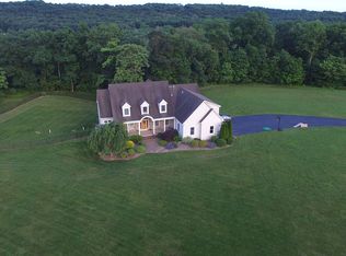 9 W Crisman Rd, Columbia, NJ 07832