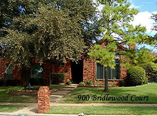 900 Bridlewood Ct, Irving, TX 75063