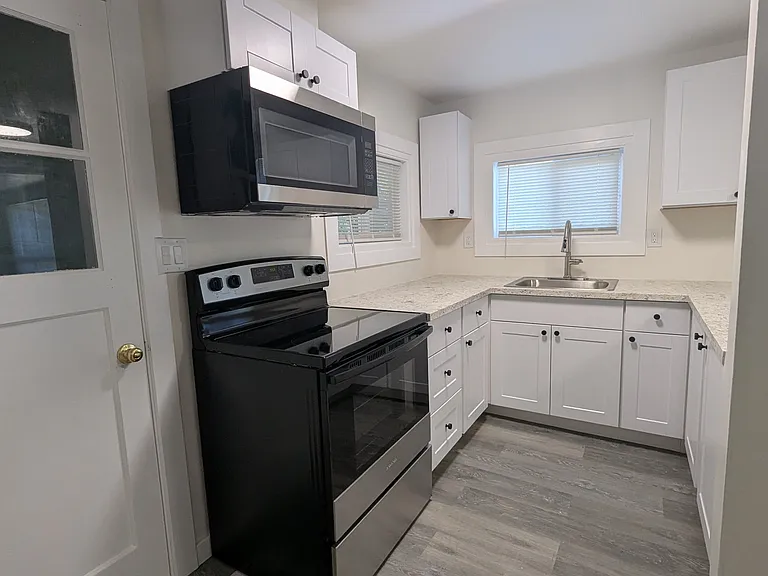 5316 Sandra Ln NE — Photo 9