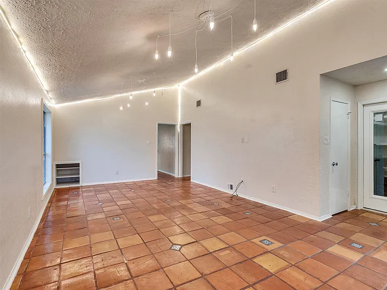 22538 Market Square Ln — Photo 27