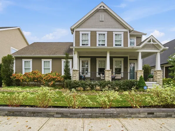 5675 Evans Farm Dr, Lewis Center, OH 43035