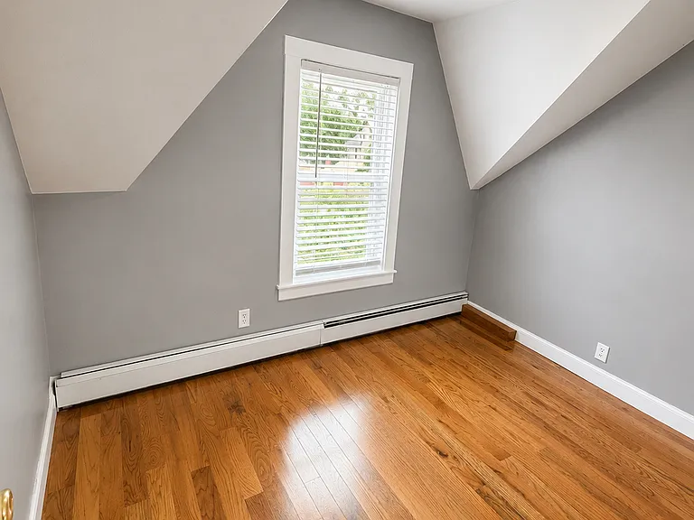 61 Henry Ave #3 — Photo 4