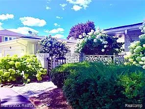 4784 S Valleyview Rd — Photo 2