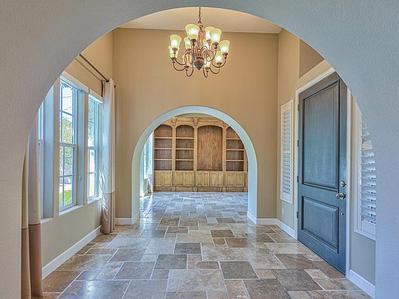 5th image of 410 Las Laderas Dr