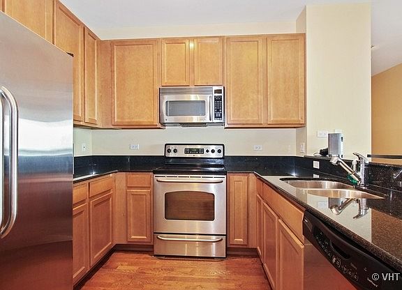 3rd image of 1841 S Calumet Ave APT 1104