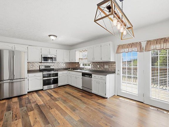 5th image of 123 Madeline Ln