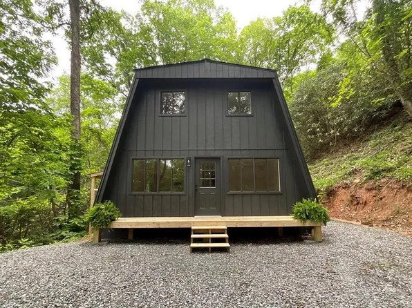 1136 Granny Squirrel Dr, Andrews, NC 28901