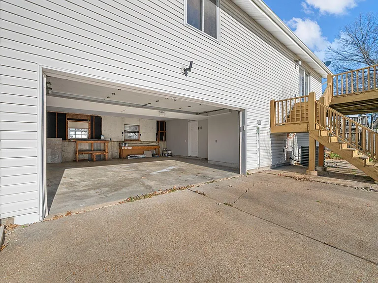 1118 Twistedoak Ct — Photo 33