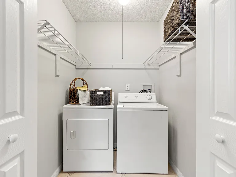 Full Size Washer / Dryer Connections