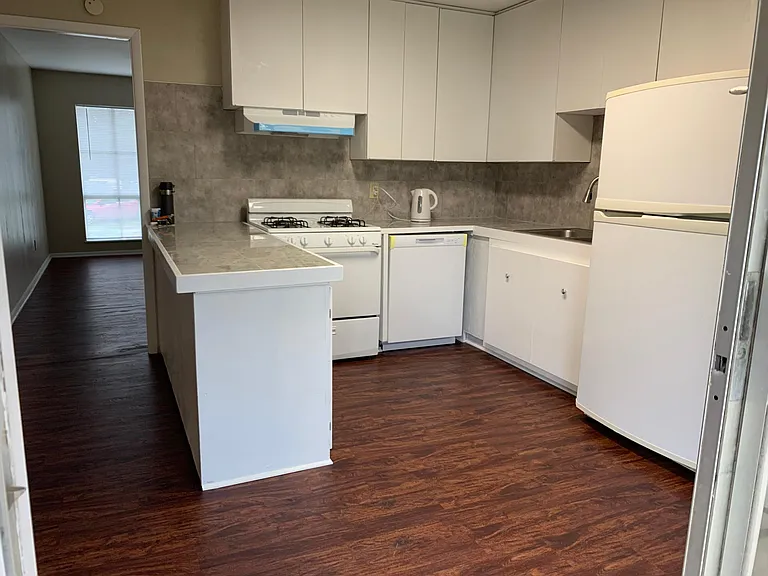 5 Southbrook Cir — Photo 6
