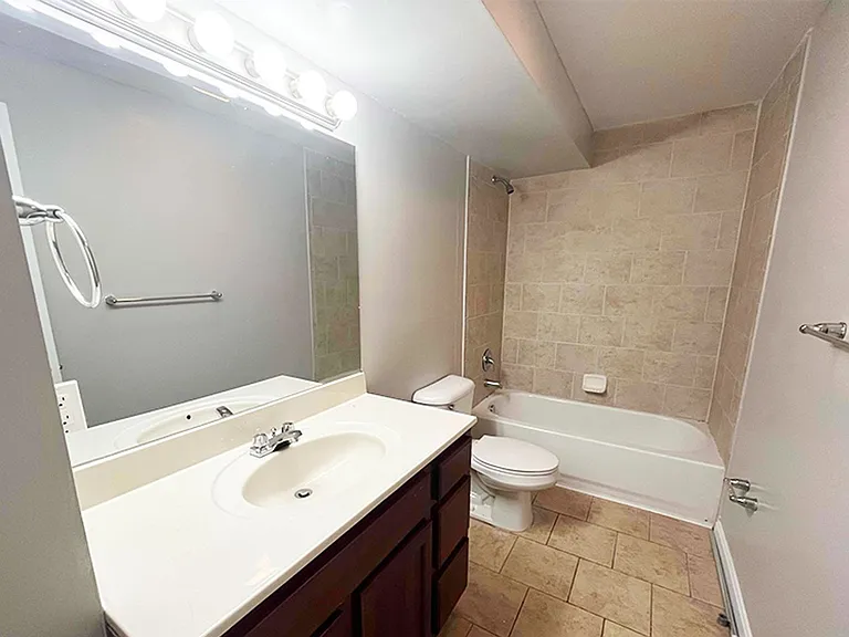 525 Lowell Ave — Photo 17
