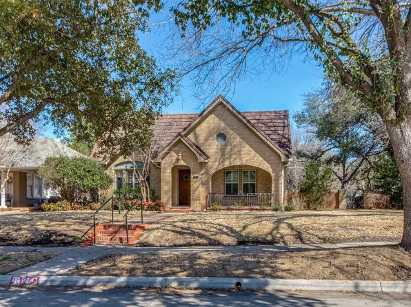 2141 Warner Rd, Fort Worth, TX 76110