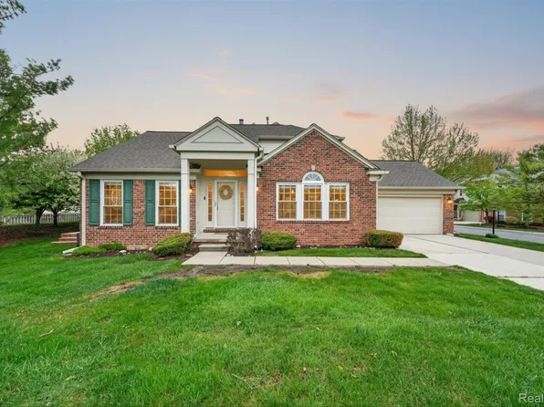 3954 Ravensfield Dr, Canton, MI 48188