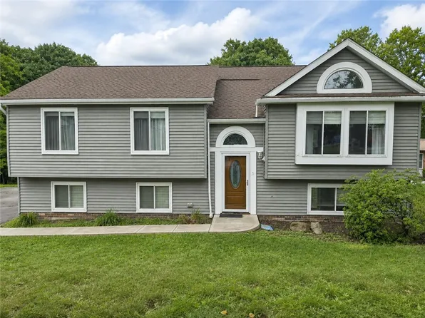 1501 N Randolph Dr, Clairton, PA 15025