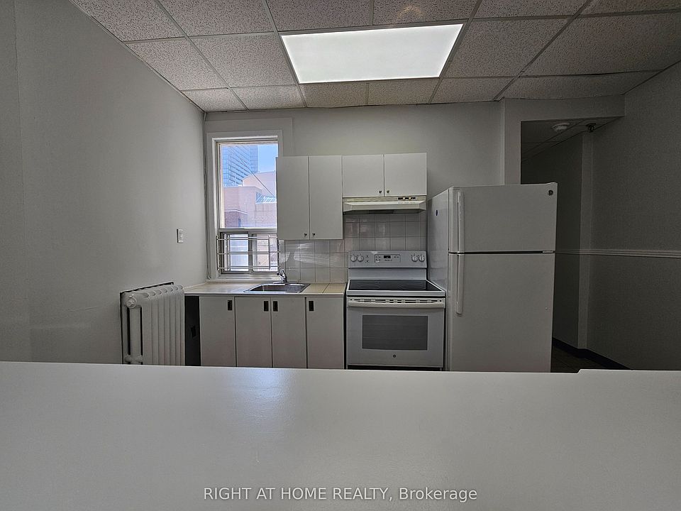 1st image of 516 Yonge St #2