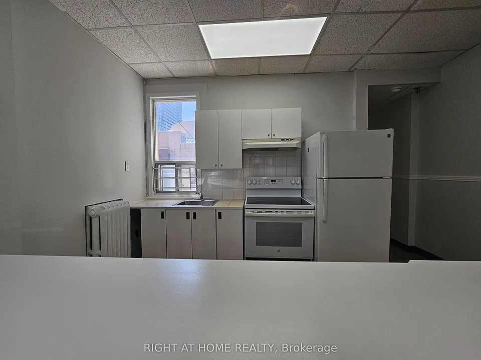 516 Yonge St #2