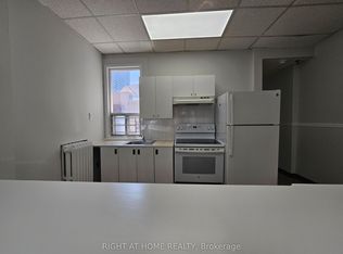 516 Yonge St #2, Toronto, ON M4Y 1X9