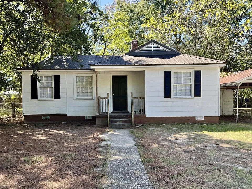 21 Meadowlawn Ct
