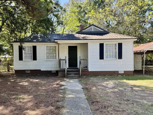 21 Meadowlawn Ct, Tuscaloosa, AL 35401