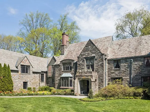 517 Fishers Rd, Bryn Mawr, PA 19010