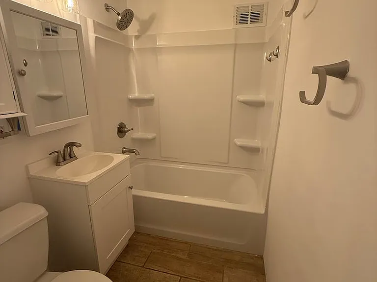 3030 W Napoleon Ave — Photo 5