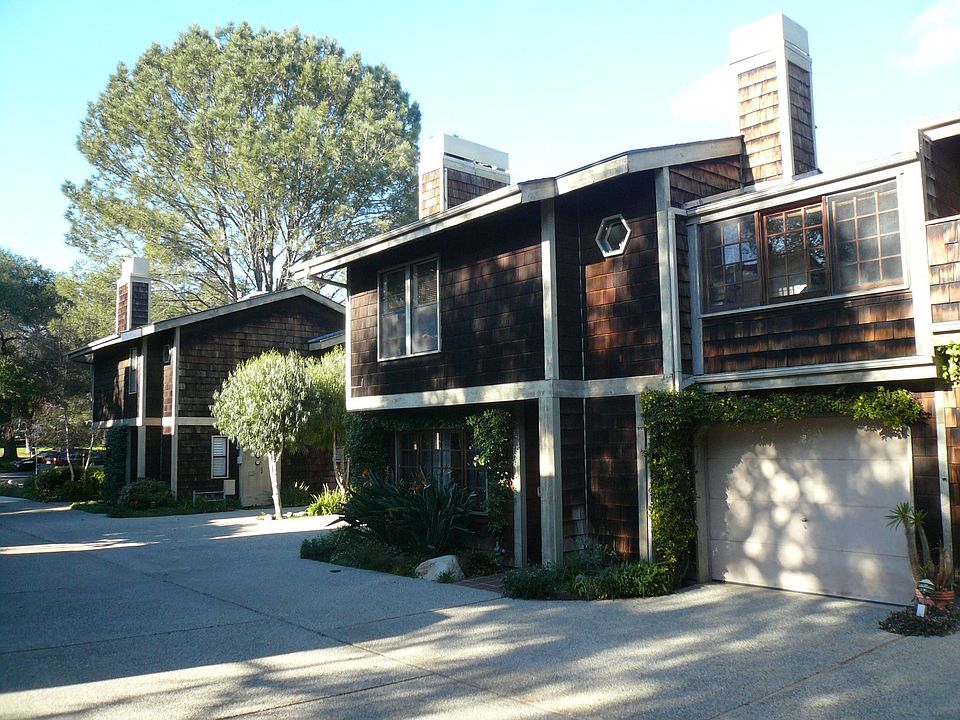 Shingle townhouse